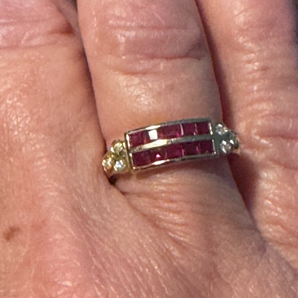 18k Yellow Gold Apx 0.4 ct Ruby & Diamond 3.4 Grams Ring Size 6.5 - Picture 6 of 7